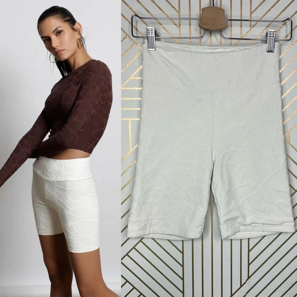 Twenty Montreal‎ Roaming Giraffe 3D Biker Shorts Cream Size Small